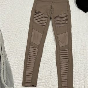 Alo yoga moto leggings size xs